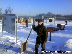 Грузовик с конфетами перевернулся!